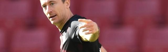 世界杯官方客户端下载-演砸夺冠大戏不要紧，莱万进球与弗利克去留更重要