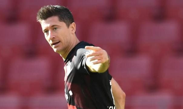 世界杯官方客户端下载-演砸夺冠大戏不要紧，莱万进球与弗利克去留更重要