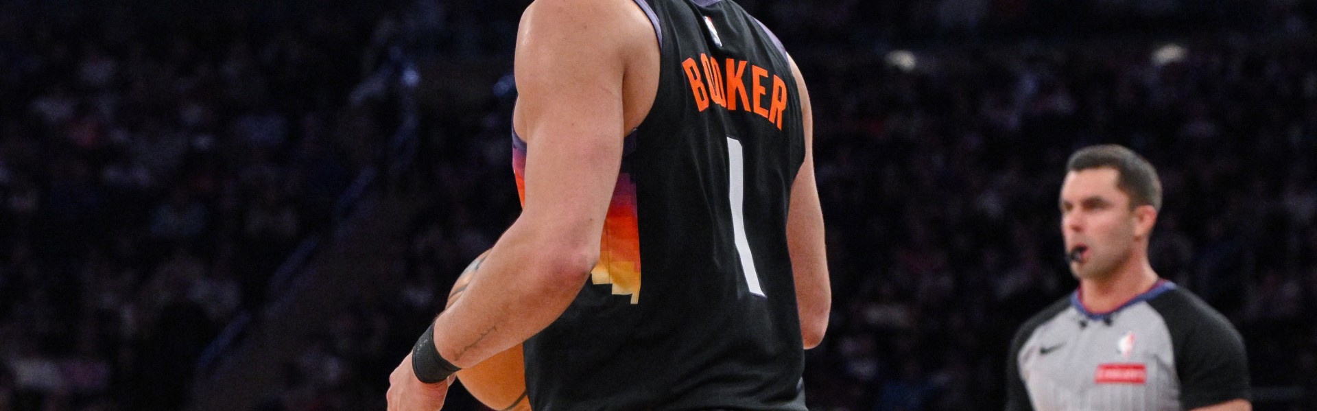 世界杯客户端升级下载-战胜篮网！布克：身体对抗很强的比赛 半场调整了心态最终赢球