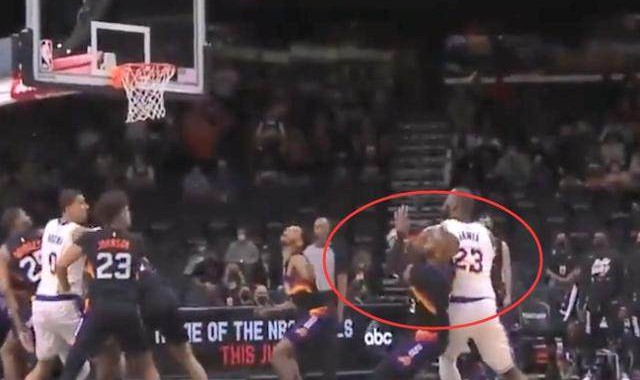 世界杯客户端升级下载-保罗詹姆斯上演相爱相杀 沃格尔：保罗动作太危险