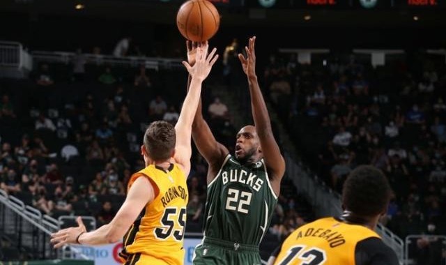 世界杯手机官网直播app下载入口-禁区外尴尬14中0？短板难除字母哥用防守决定比赛